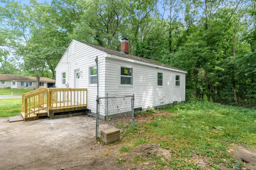 1301 Colgrove Avenue Kalamazoo Charter Township MI 49048