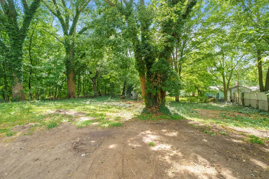 1301 Colgrove Avenue Kalamazoo Charter Township MI 49048