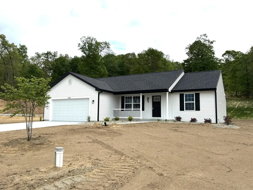 7642 Cinnamon Woods Trail Cooper Charter Township MI 49004