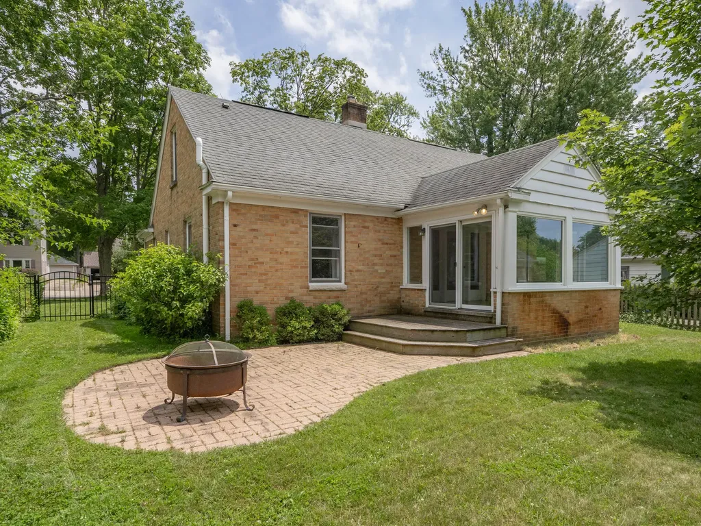 2514 Glenwood Drive Kalamazoo City MI 49008