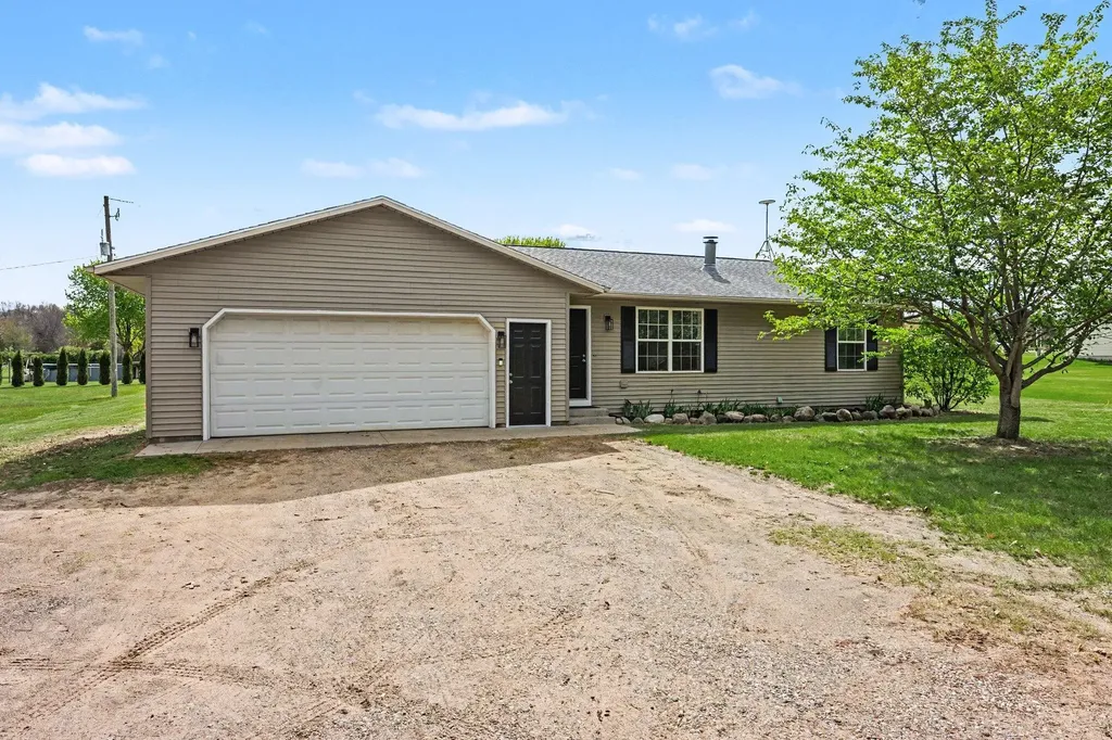 61117 County Road 653 Antwerp Township MI 49079