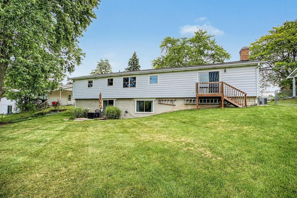 513 Stone Ridge Drive Delta Charter Township MI 48917