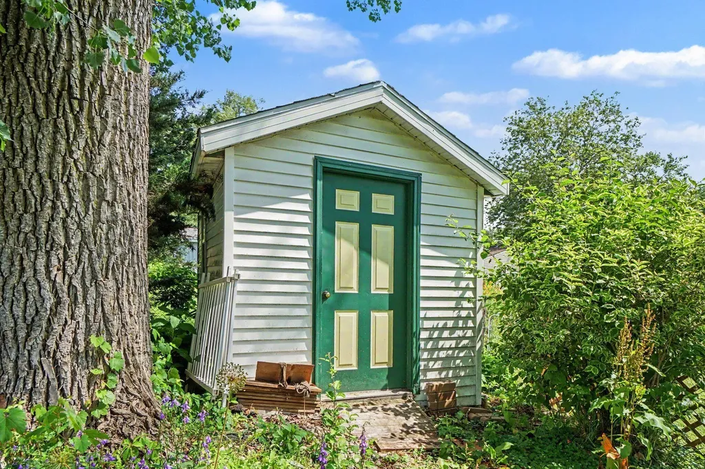 5641 Meredith Street Portage City MI 49002