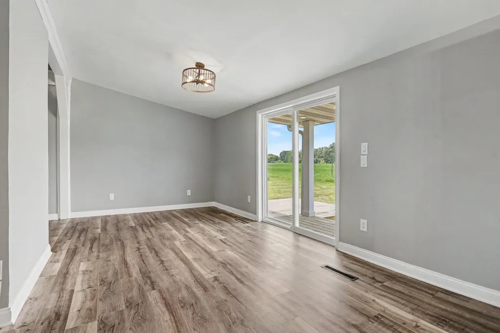 33594 M 60 Leonidas Township MI 49011