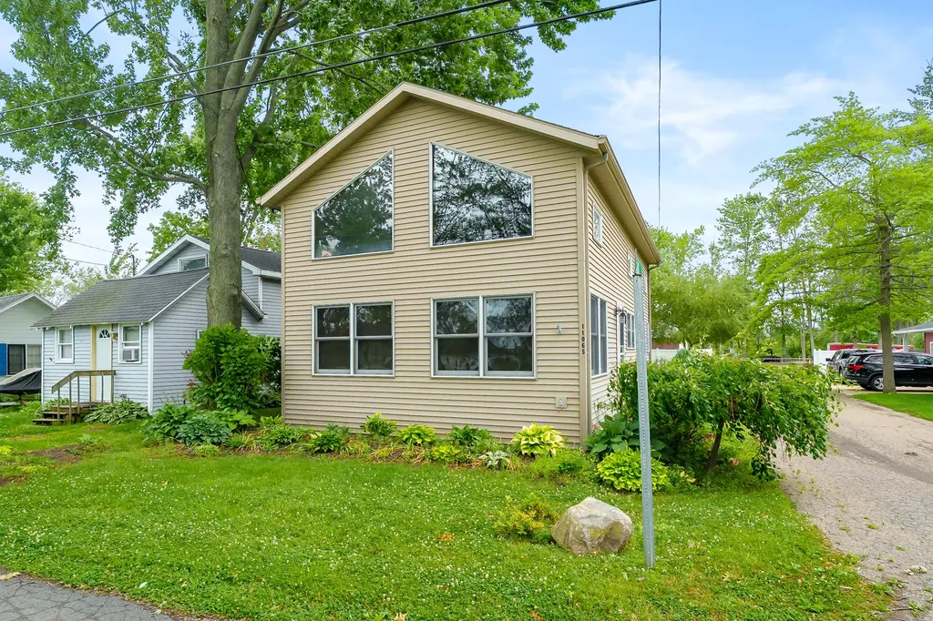 11065 E Indian Lake Drive Brady Township MI 49097