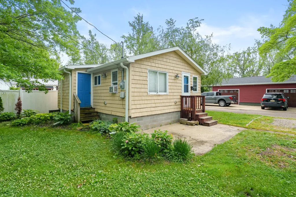 7949 Oak Street Brady Township MI 49097