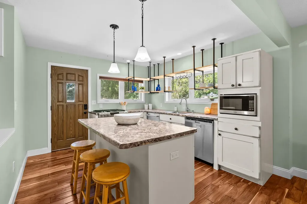 68334 Apple Lane Keeler Township MI 49022