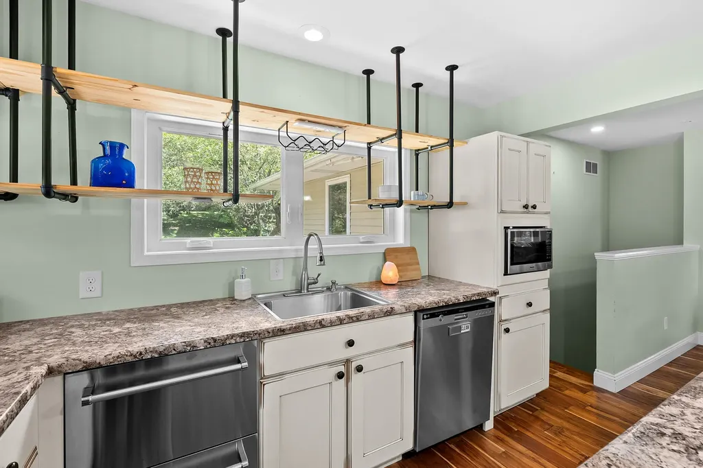 68334 Apple Lane Keeler Township MI 49022
