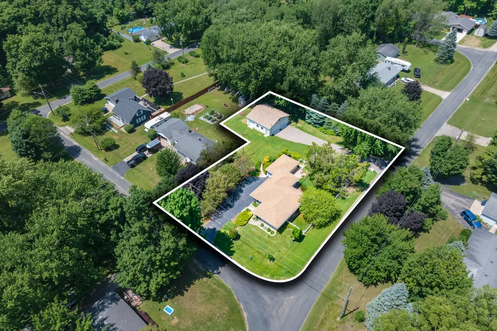 68334 Apple Lane Keeler Township MI 49022