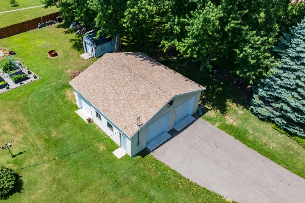 68334 Apple Lane Keeler Township MI 49022