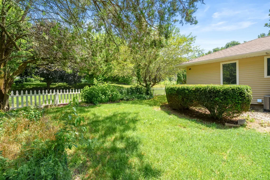 68334 Apple Lane Keeler Township MI 49022