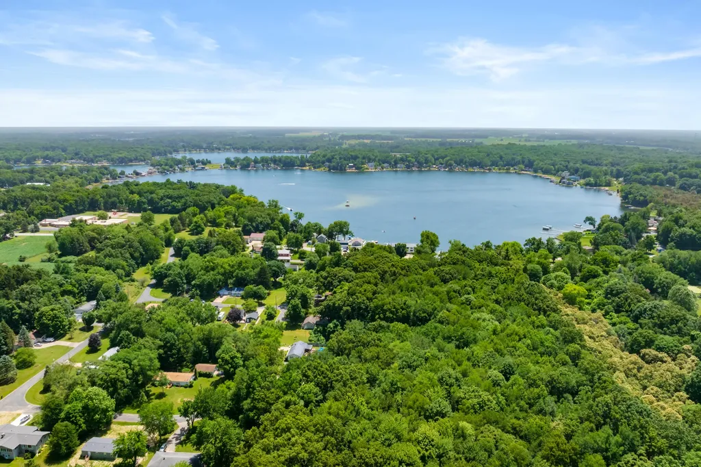 68334 Apple Lane Keeler Township MI 49022