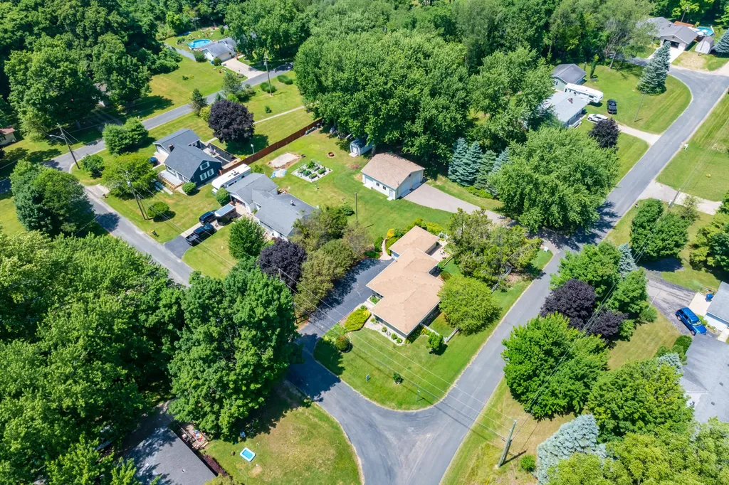 68334 Apple Lane Keeler Township MI 49022