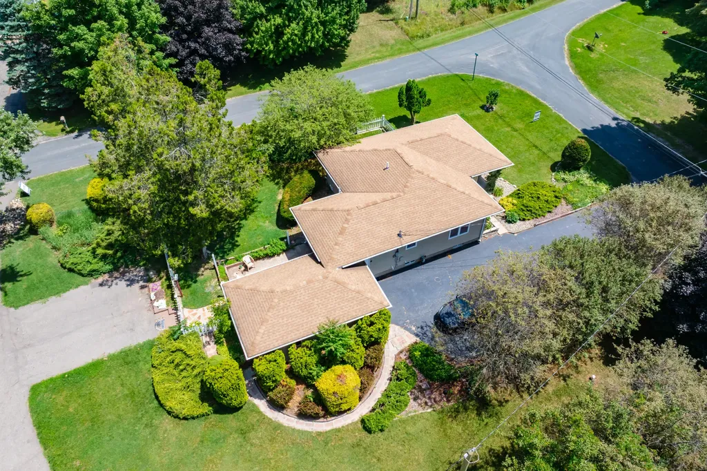 68334 Apple Lane Keeler Township MI 49022