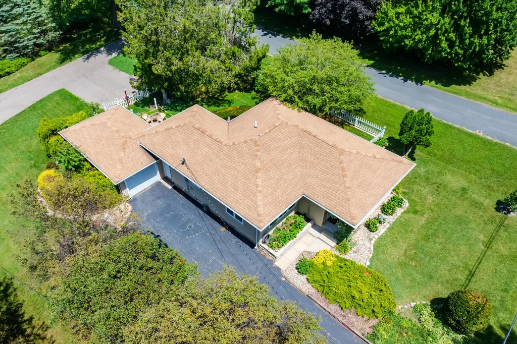 68334 Apple Lane Keeler Township MI 49022