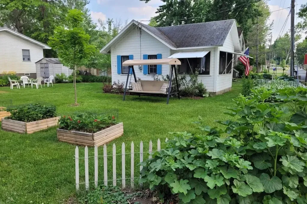 11055 E Indian Lake Drive Pavilion Township MI 49097