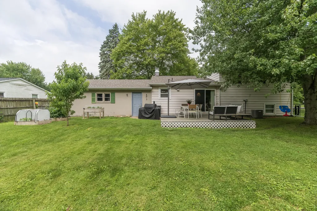 2404 Chaparral Street Kalamazoo Charter Township MI 49006