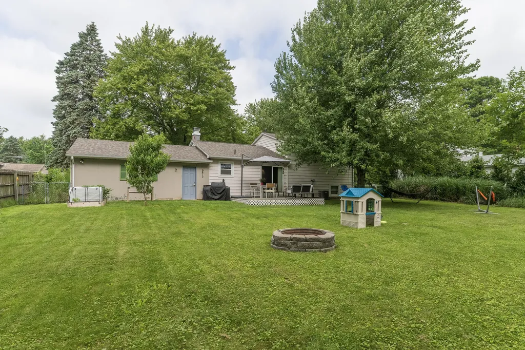 2404 Chaparral Street Kalamazoo Charter Township MI 49006