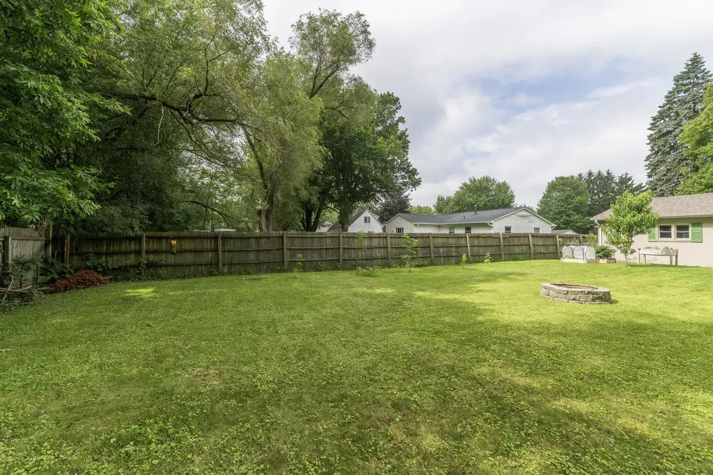 2404 Chaparral Street Kalamazoo Charter Township MI 49006