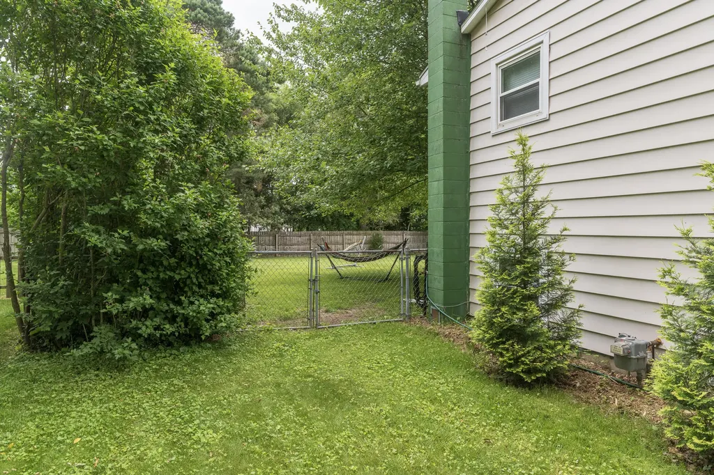 2404 Chaparral Street Kalamazoo Charter Township MI 49006