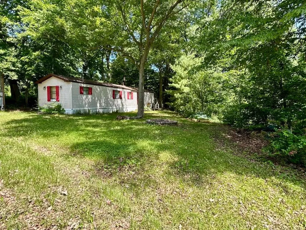 8771 Chain O Lakes Drive Hope Township MI 49046