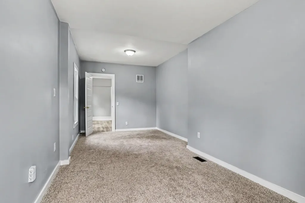 628 Trimble Avenue Kalamazoo City MI 49048