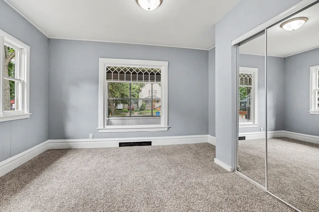 628 Trimble Avenue Kalamazoo City MI 49048