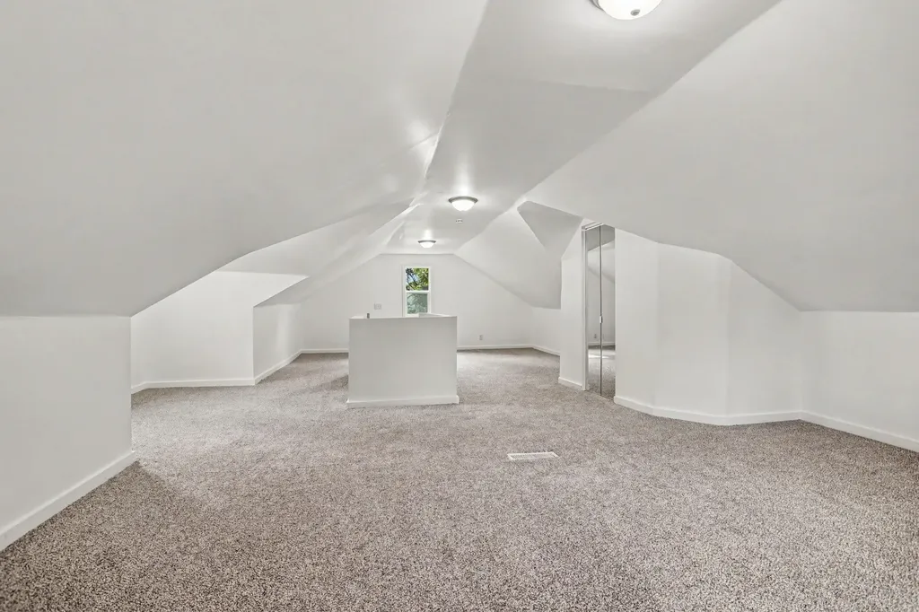 628 Trimble Avenue Kalamazoo City MI 49048