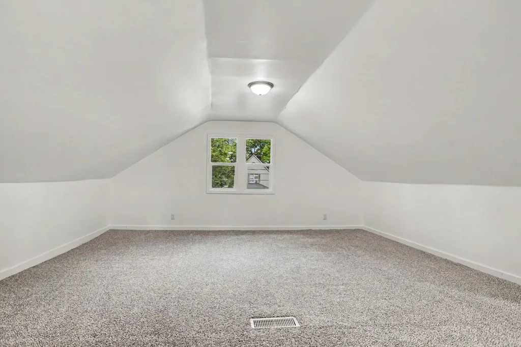 628 Trimble Avenue Kalamazoo City MI 49048