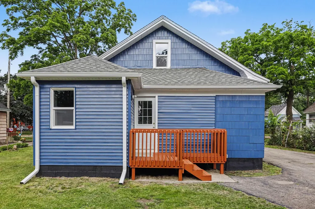 628 Trimble Avenue Kalamazoo City MI 49048