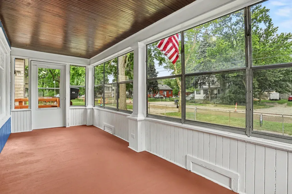 628 Trimble Avenue Kalamazoo City MI 49048