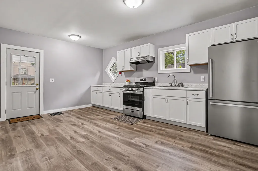 628 Trimble Avenue Kalamazoo City MI 49048