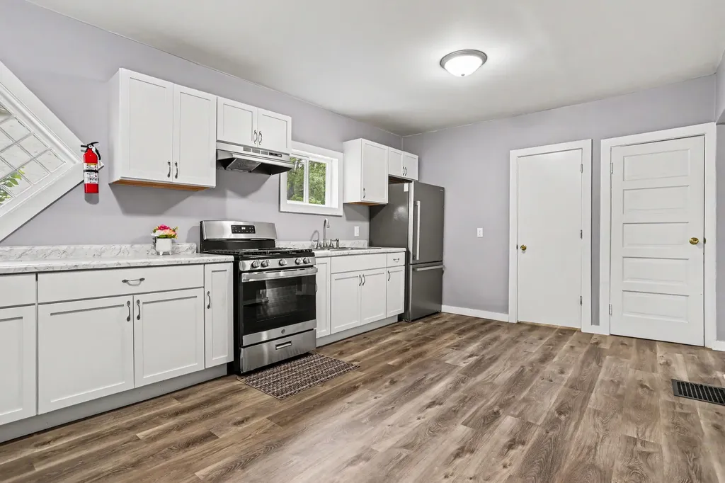 628 Trimble Avenue Kalamazoo City MI 49048
