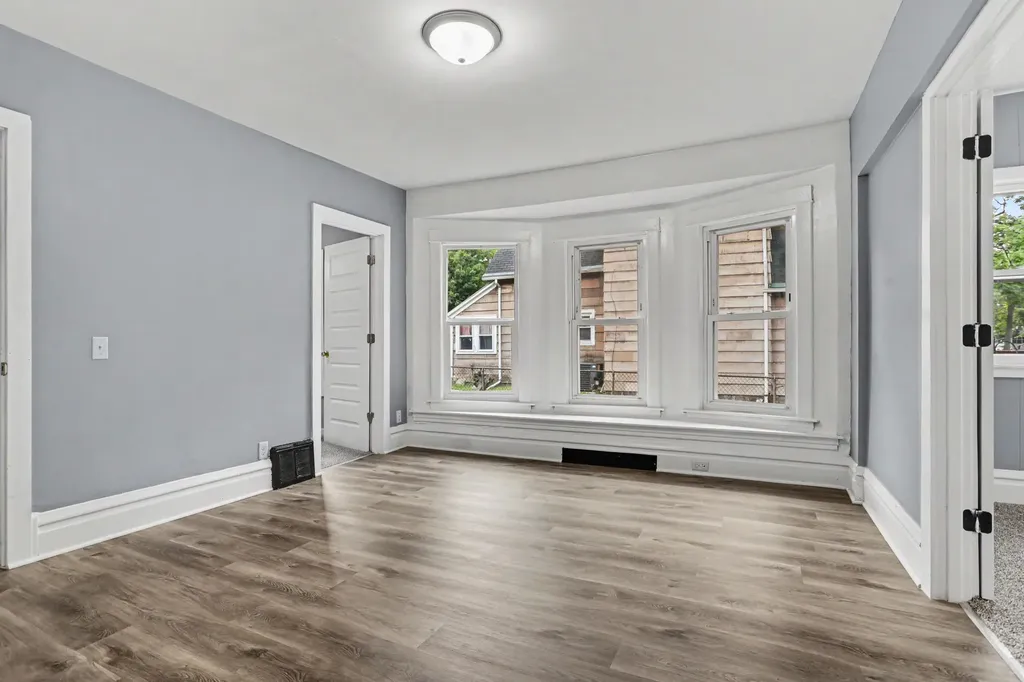 628 Trimble Avenue Kalamazoo City MI 49048