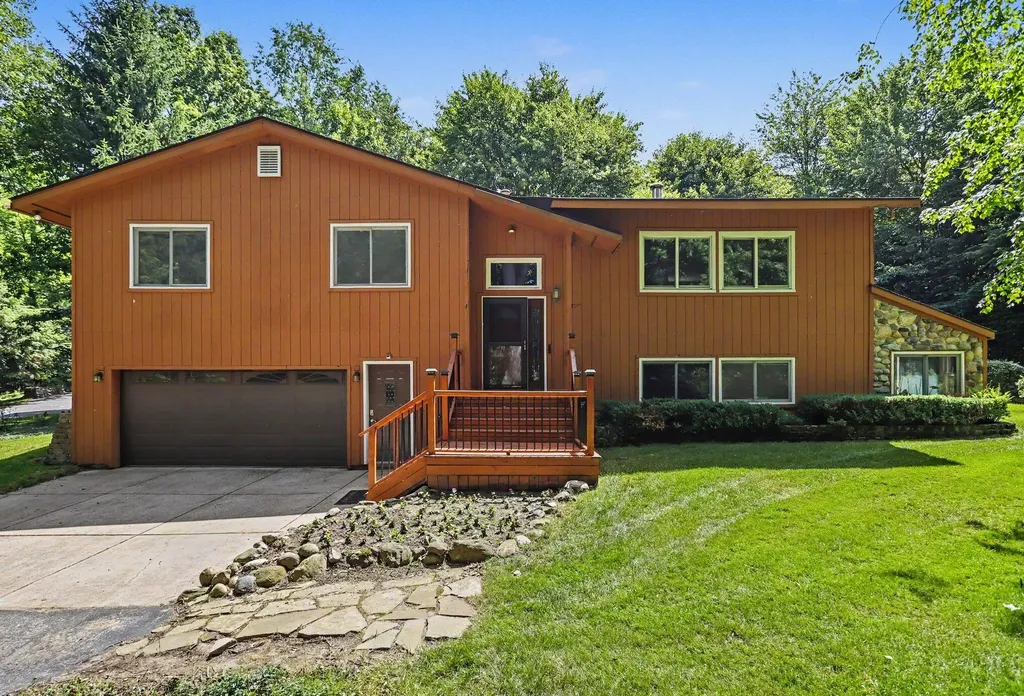 8455 Oakside Street Portage City MI 49002