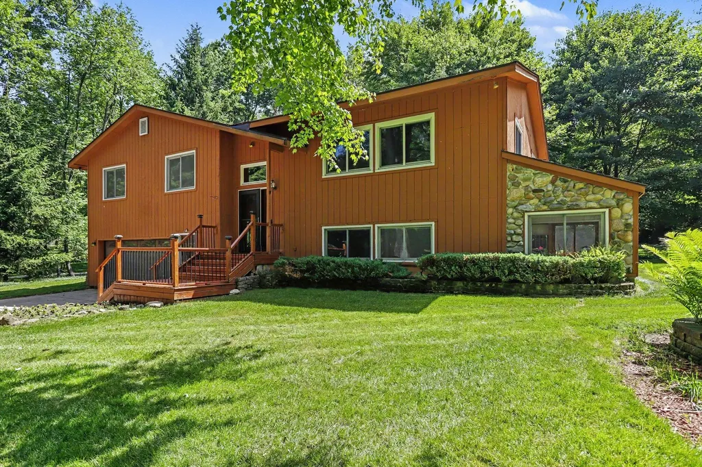 8455 Oakside Street Portage City MI 49002