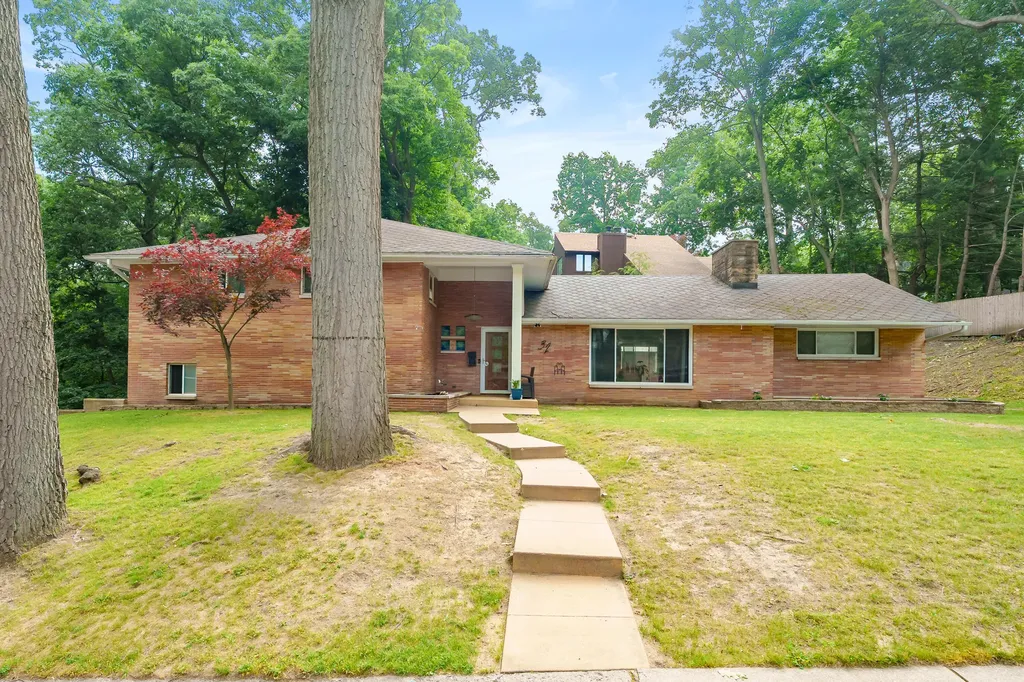 32 Woodmer Lane Battle Creek City MI 49017