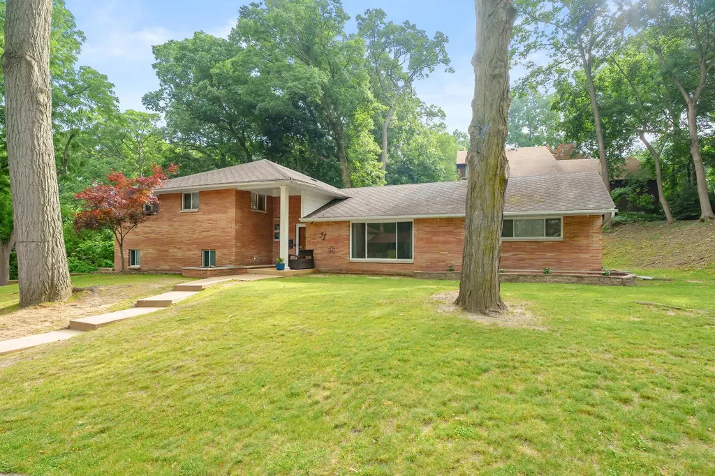 32 Woodmer Lane Battle Creek City MI 49017