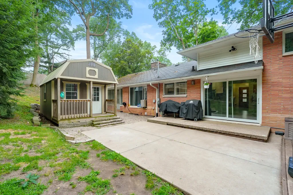 32 Woodmer Lane Battle Creek City MI 49017