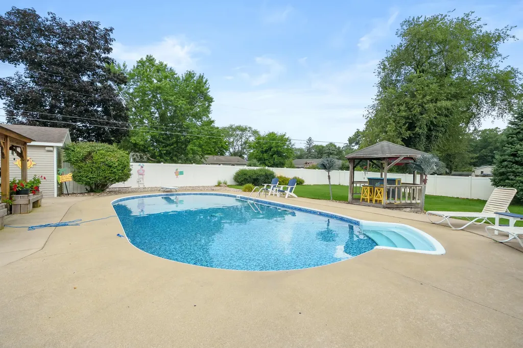 47260 Klett Road Waverly Township MI 49079