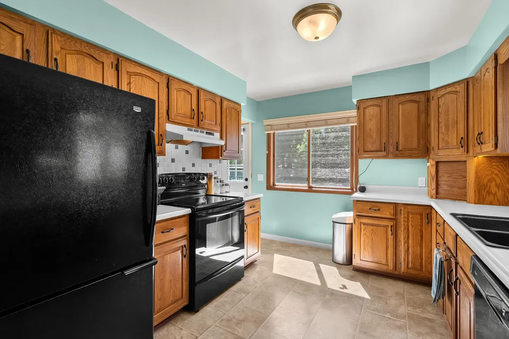 2315 Fairfield Avenue Kalamazoo Charter Township MI 49048