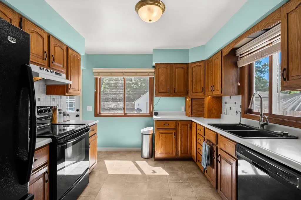 2315 Fairfield Avenue Kalamazoo Charter Township MI 49048