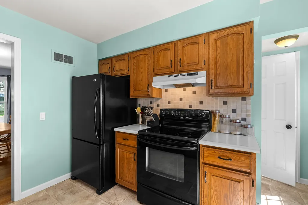 2315 Fairfield Avenue Kalamazoo Charter Township MI 49048