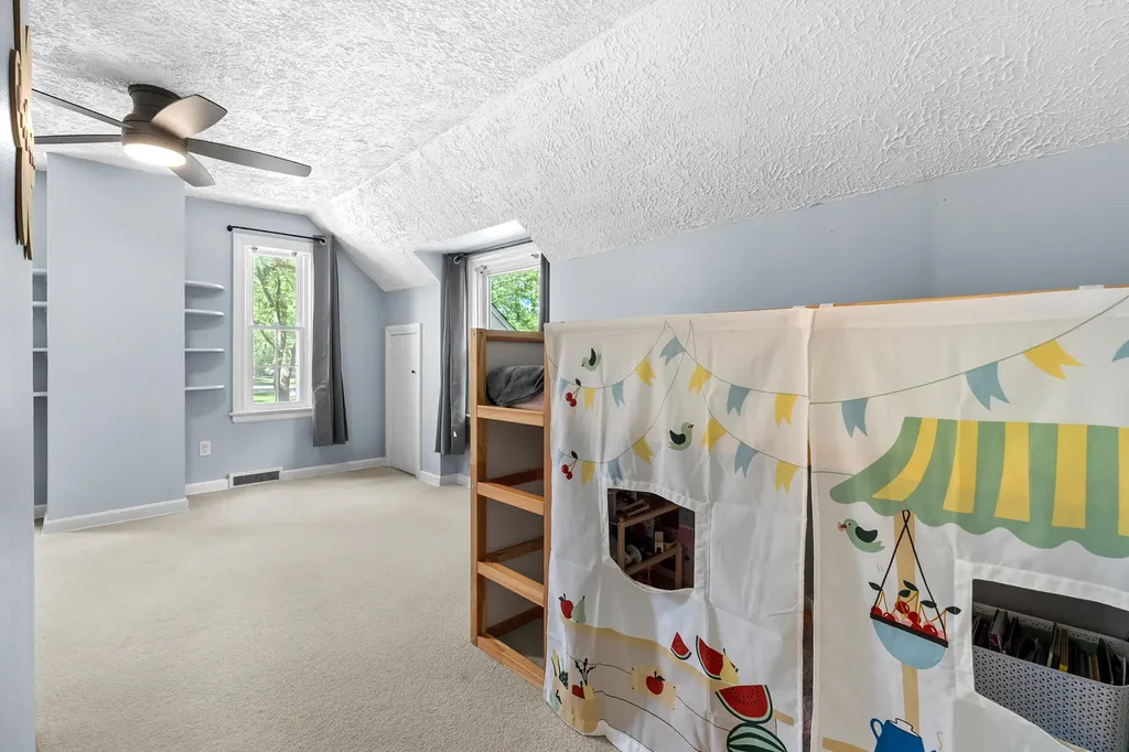 2315 Fairfield Avenue Kalamazoo Charter Township MI 49048