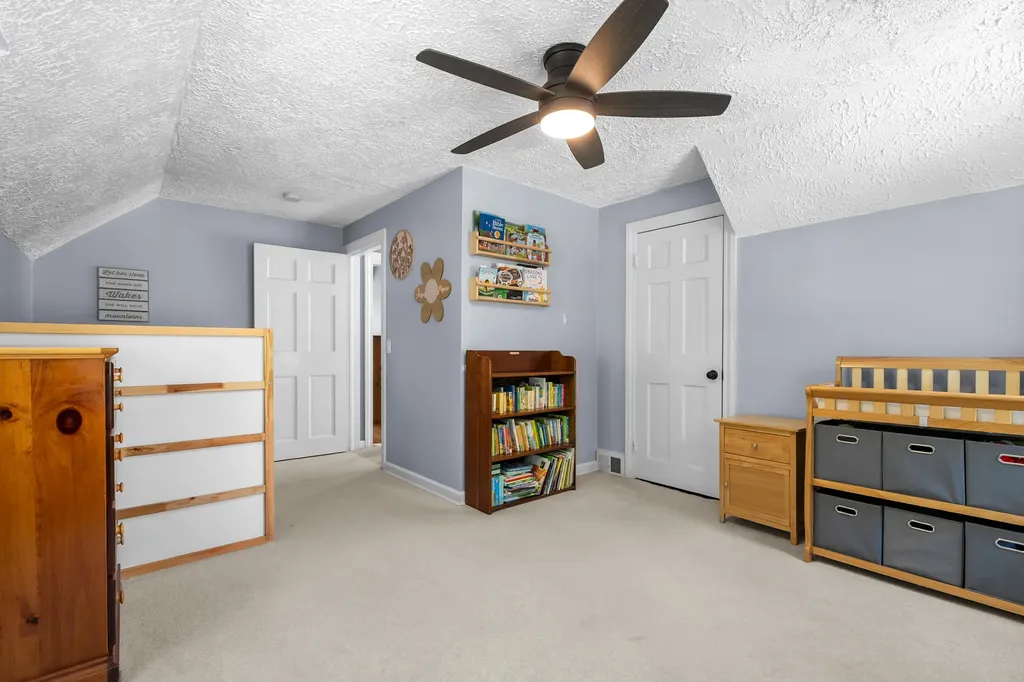 2315 Fairfield Avenue Kalamazoo Charter Township MI 49048