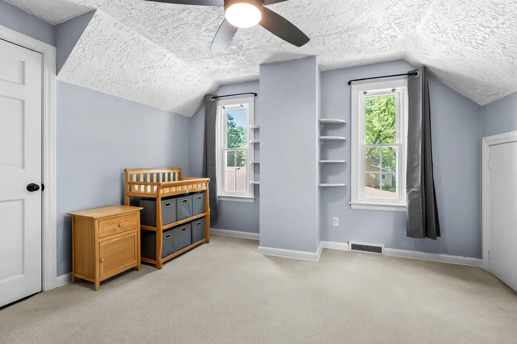 2315 Fairfield Avenue Kalamazoo Charter Township MI 49048