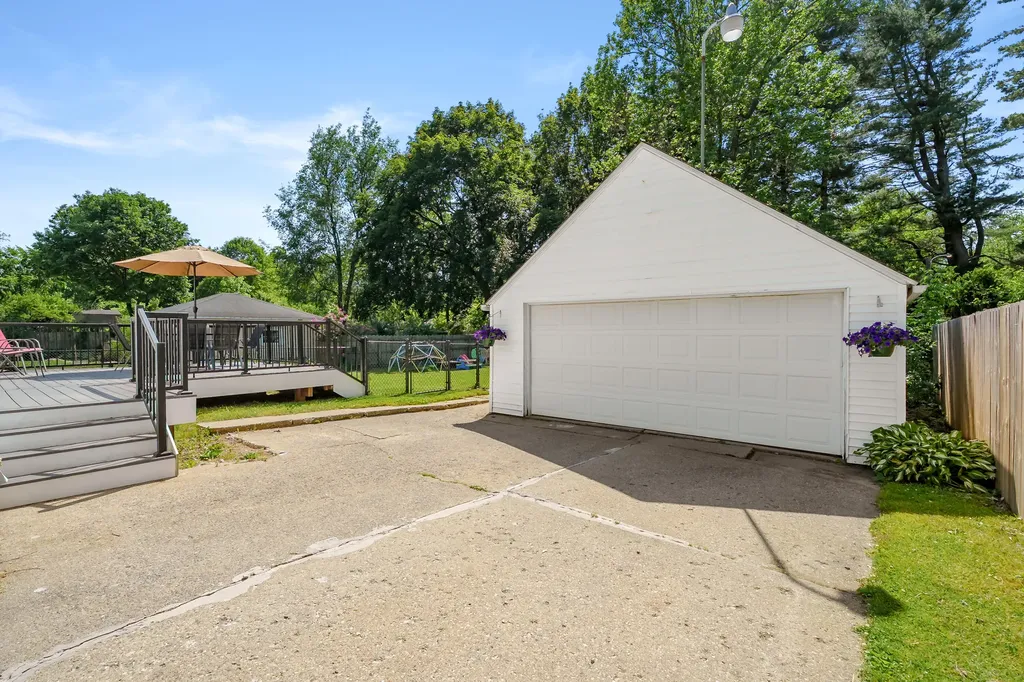 2315 Fairfield Avenue Kalamazoo Charter Township MI 49048