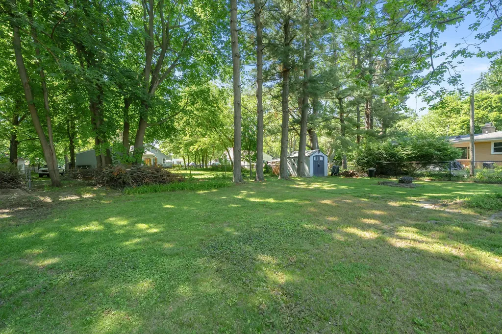 2315 Fairfield Avenue Kalamazoo Charter Township MI 49048