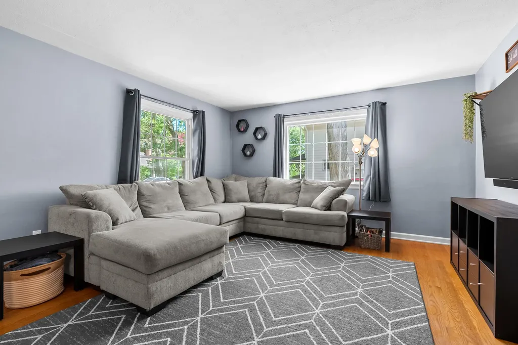 2315 Fairfield Avenue Kalamazoo Charter Township MI 49048