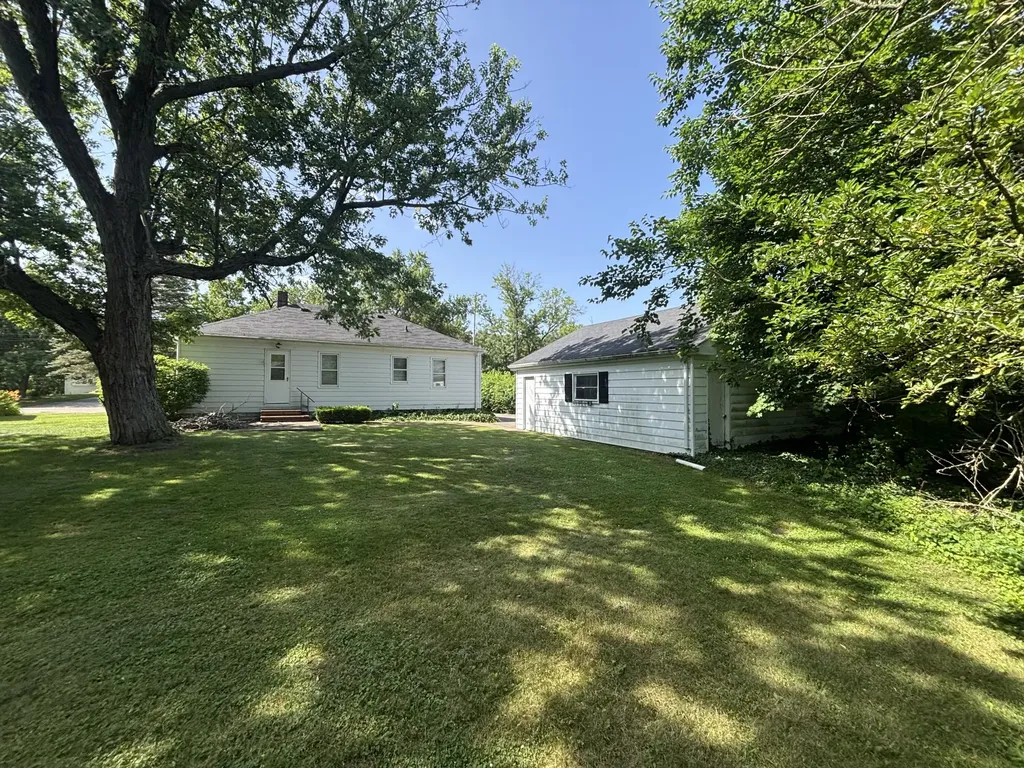 341 E Glenguile Avenue Parchment City MI 49004